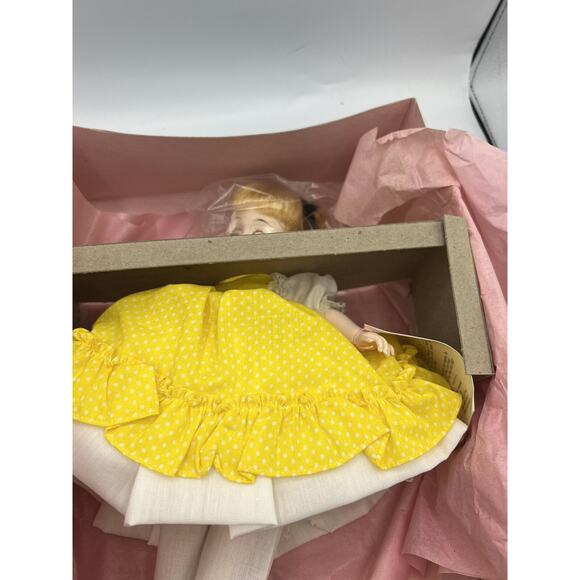 Madame Alexander 12” Doll Little Women Amy in Yellow Dress with Tag & Stand - Picture 4 of 7